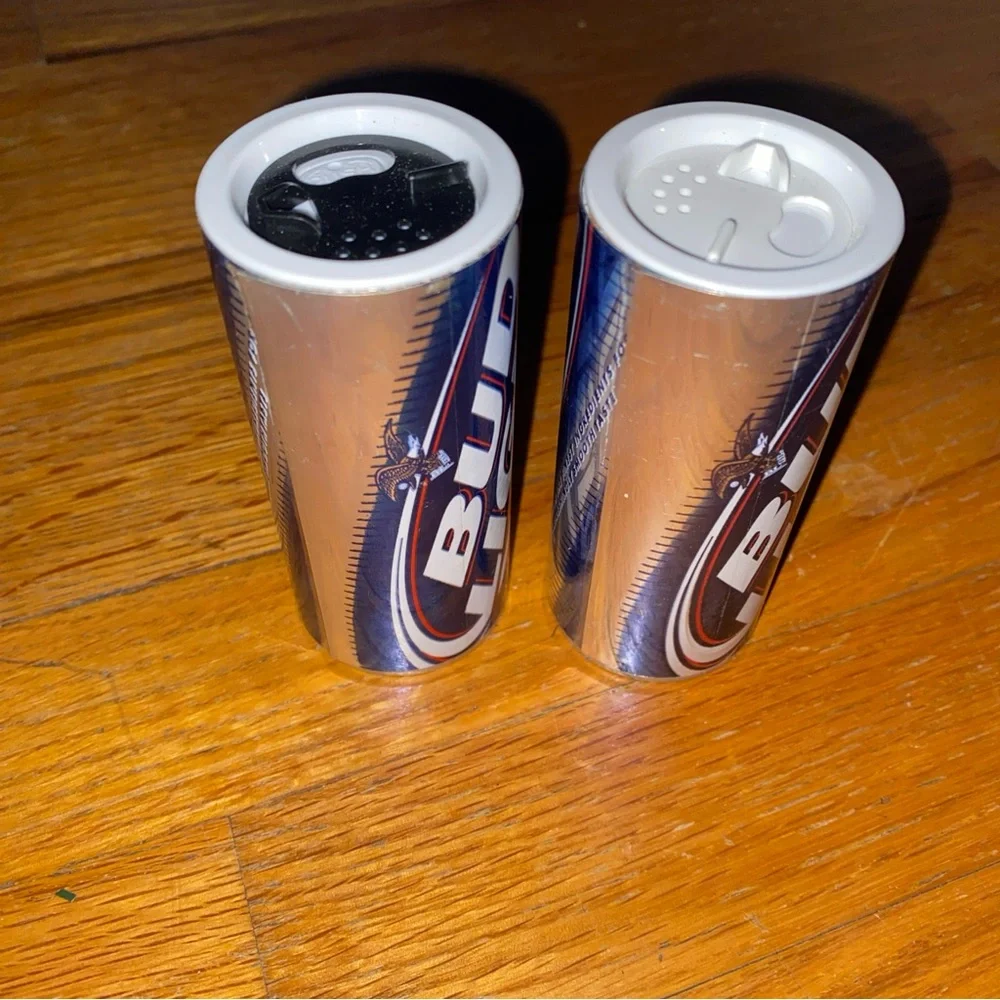 Bud Light‎ Beer Salt & Pepper Shakers  Collectible